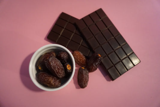 Healthy organic Naturally Date Sweetened chocolate sweetened with fruit dark chocolate 70% cocoa No Sugar Added chocolate no refined sugar date sugar low sugar chocolate near me High Fiber dates chocolate dark chocolate gut friendly microbiome chocolate clean ingredients